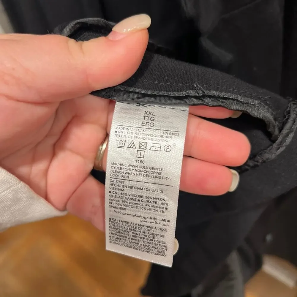 Old navy black soft woman’s‎ blazer XXL